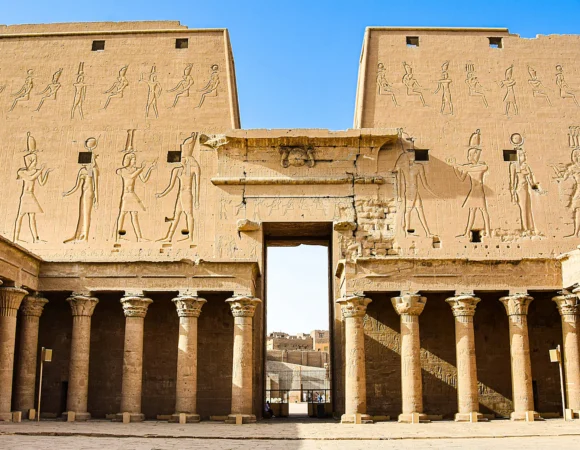 Edfu temple egypt